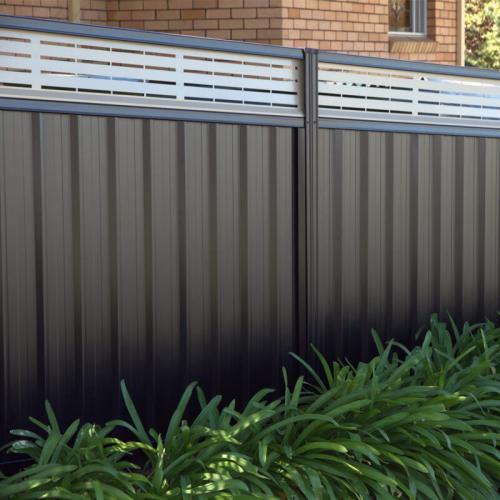 Friendly Neighbour Style Fence - Strathalbyn Mitre 10